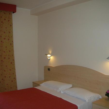 Hotel La Tartaruga Розето-дельи-Абруцци Экстерьер фото